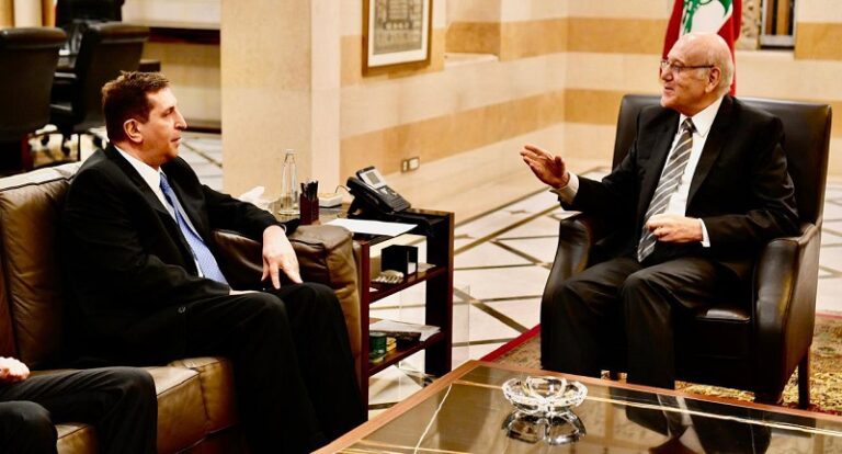 المبعوث الروسي من السرايا: لضبط النفس تمهيداً لإحياء عملية السلام