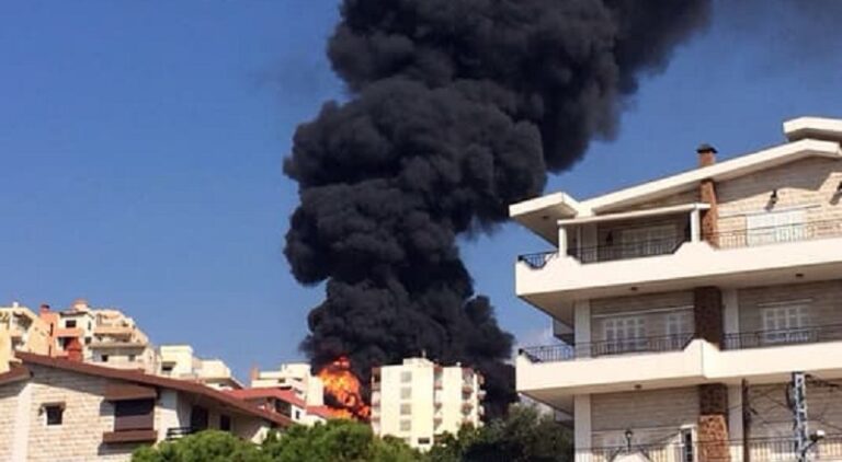 بالفيديو.. حريق هائل في جبيل!