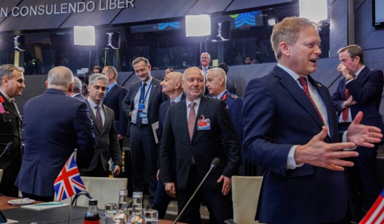 حزمة مساعدات كبرى لأوكرانيا: “الناتو” ماضٍ في استعداء روسيا