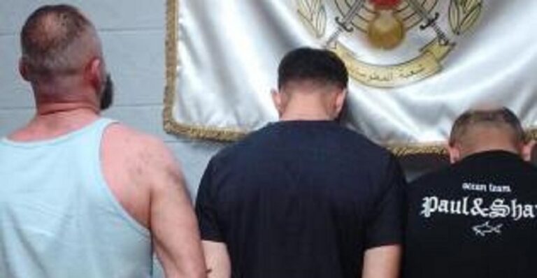 سرقوا منزلاً منتحلين صفة أمنية.. فوقعوا بقبضة “المعلومات”!