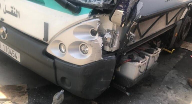 التحقيق مع 4 أشخاص لإعتدائهم على باصات النقل؟