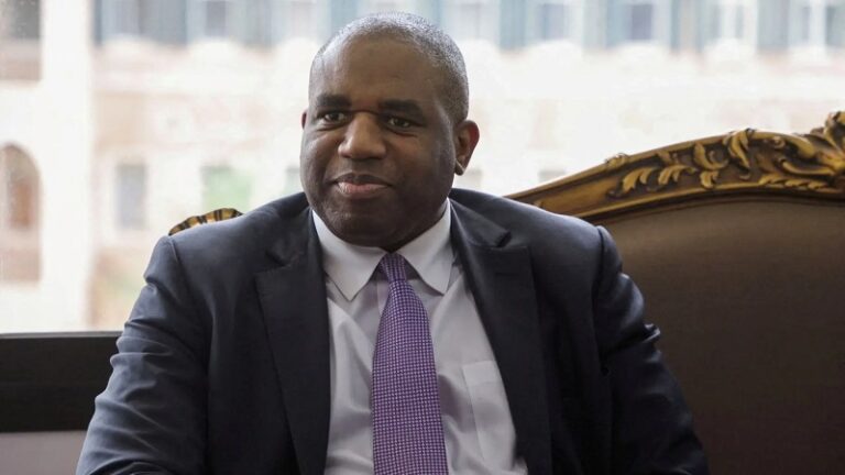 وزير خارجية بريطانيا لميقاتي: توسيع الصراع ليس في مصلحة أحد