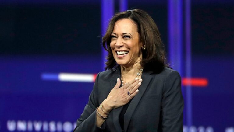 من هي كامالا هاريس؟