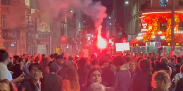 بالفيديو.. احتجاجات في فرنسا على نتائج الانتخابات البرلمانية