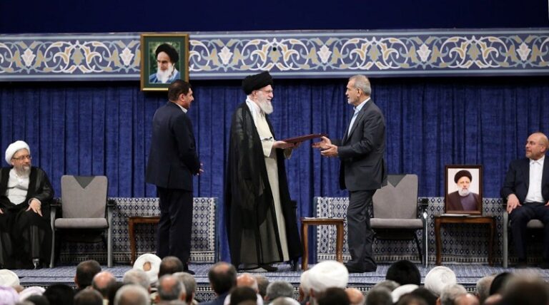 الخامنئي: الكيان الصهيوني حقق أبشع صورة للعصابات الإجرامية في العالم