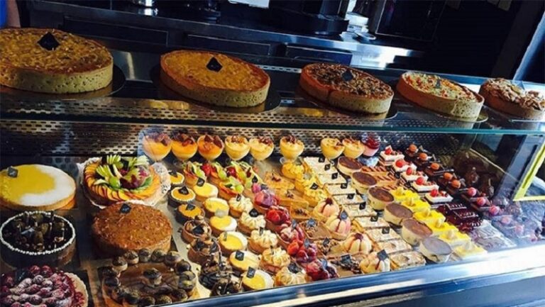 “الصحة”: إقفال “باتيسري” بعد حادثة تسمم