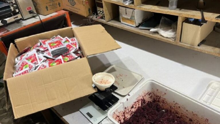 “الريجي”: ضبط منتجات مهرّبة ومقلّدة وتجهيزات لتزوير المعسّل