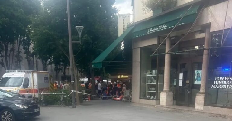 سيارة تقتحم مقهى في باريس.. وإصابات! (فيديو)