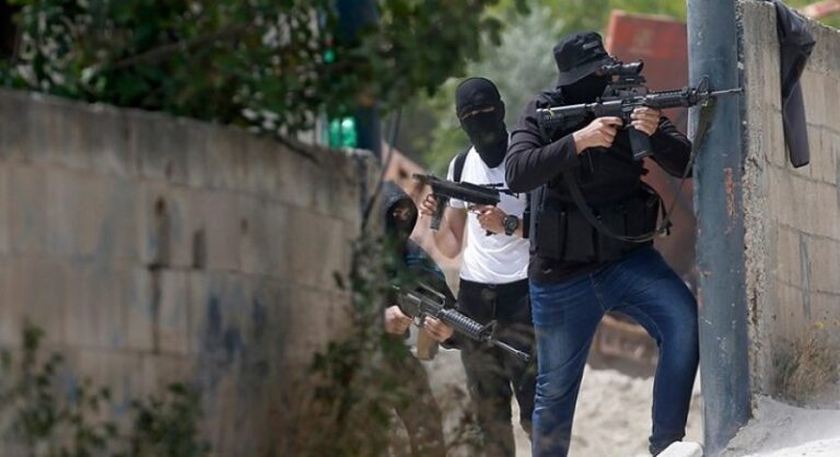 بالفيديو.. اشتباك بين مقاومين وقوات الاحتلال في جنين