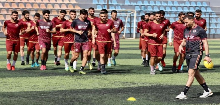 خاص “الجريدة”.. النجمة يُنهي ملف أجانبه ولاعب مغترب في طريقه للقلعة النبيذية