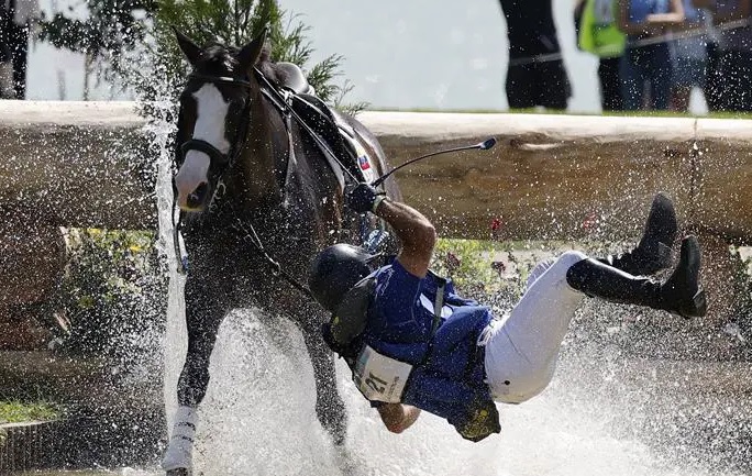 حادث “مروّع” يُصيب فارساً ألمانياً بأولمبياد باريس