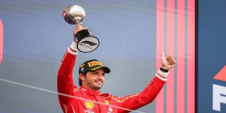 ويليامز يضم ساينز