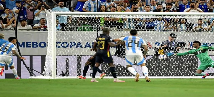 مارتينيز يتألق ويقود الأرجنتين لنصف نهائي كوبا أميركا