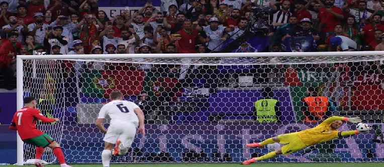 ديوغو كوستا يتألق ويقود البرتغال لتخطي سلوفينيا بركلات الترجيح