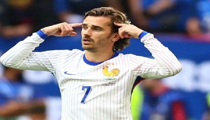 غريزمان يكشف موقفه من الإستمرار مع منتخب فرنسا