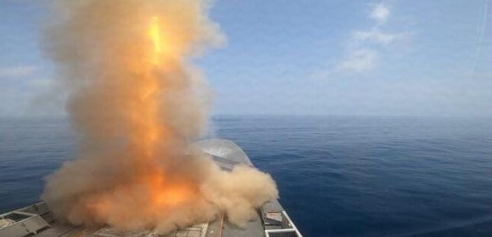 “الجيش الأميركي”: دمرنا مسيرة وزورقاً لـ”أنصار الله” في البحر الأحمر