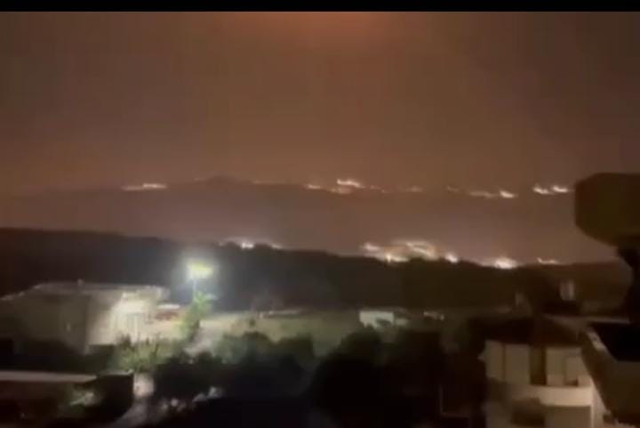 لحظة سقوط صاروخ على “تسوريال”.. وإصابات؟ (فيديو)