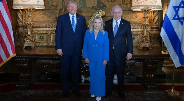 ترامب: زوجة نتنياهو “سلاحي السري”!