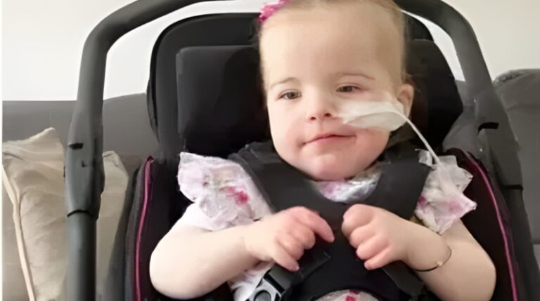 طفلة تعاني من مرض نادر!