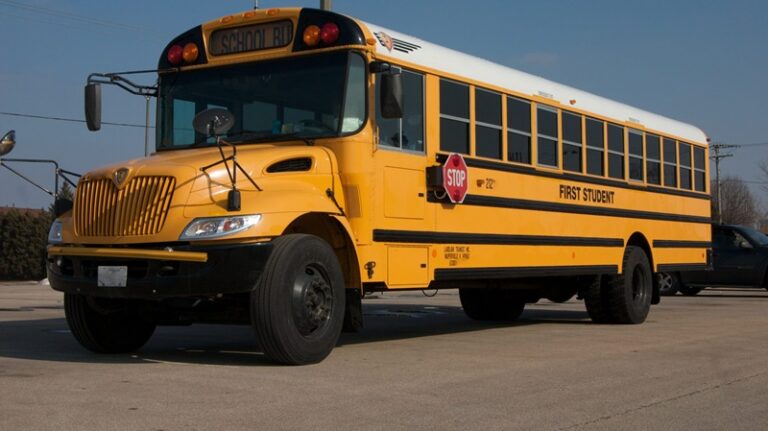 هجوم مسلح على حافلة طلاب في باكستان