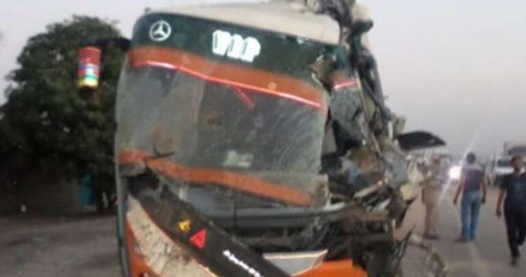 مقتل 22 شخصا بحادث حافلة في باكستان