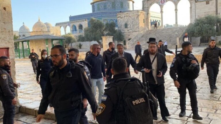 فتوى حاخامات يهود بمنع “الصعود” إلى الأقصى