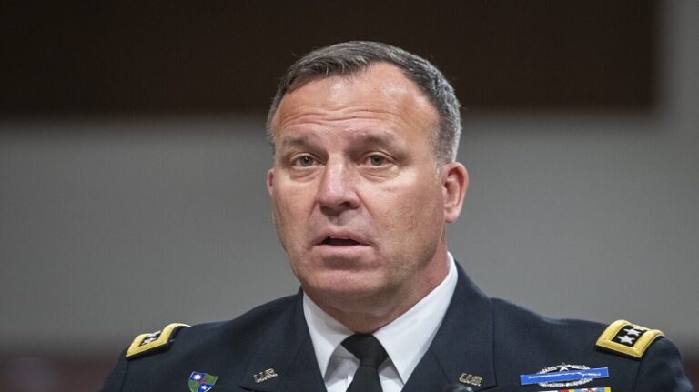 قائد “سنتكوم” في الشرق الأوسط