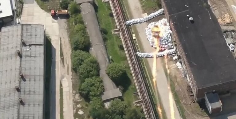 إبطال مفعول قنبلة من الحرب العالمية الثانية