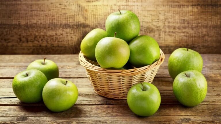 فوائد ومضار التفاح