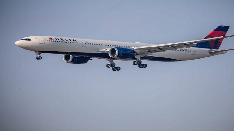 3 خطوط جوية أميركية تلغي رحلاتها إلى كيان الاحتلال