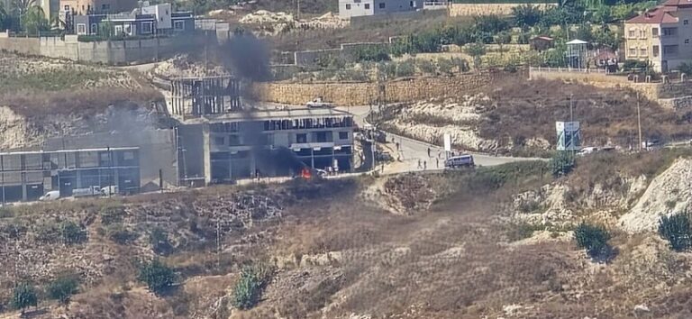 استهداف سيارة في البازورية (فيديو وصور)