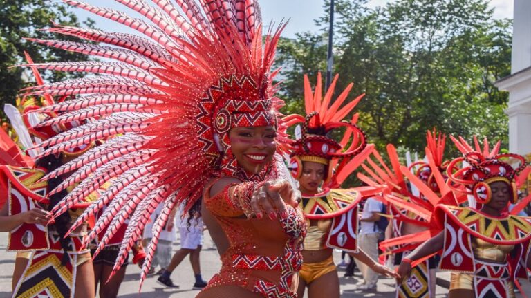 طعن 8 أشخاص بمهرجان شوارع في لندن