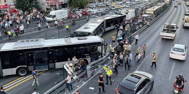 بالفيديو ـ اصطدام غريب بين متروباص في اسطنبول