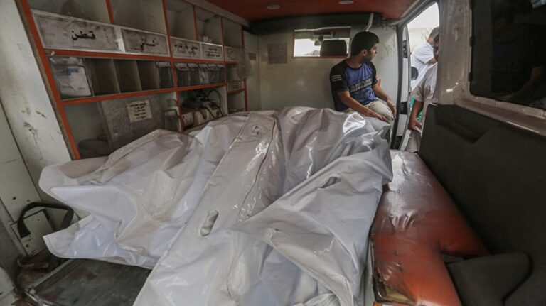 استشهاد 6 فلسطينيين بقصف إسرائيلي على منطقة المواصي