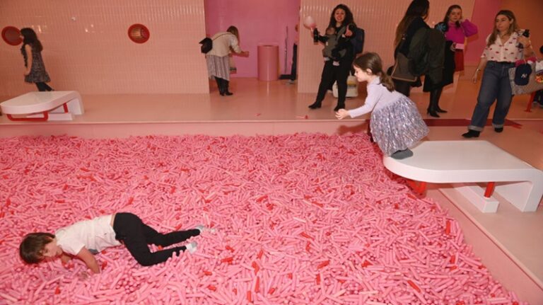 أميركي يرفع دعوى على متحف “آيس كريم”