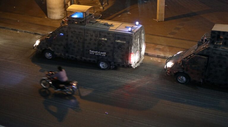 أب ينهي حياة أبنائه الأربعة في مصر