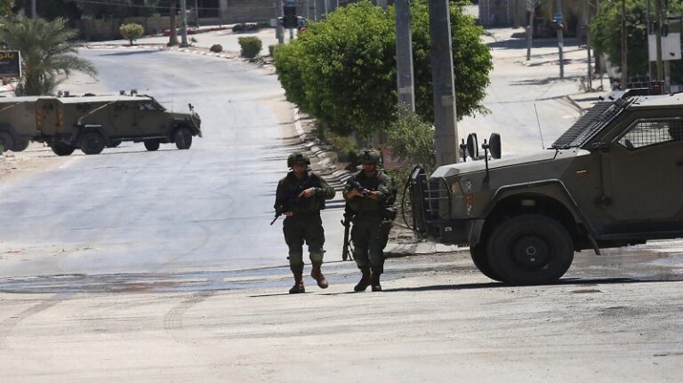 بالفيديو.. عملية لجيش الاحتلال في طولكرم واشتباكات