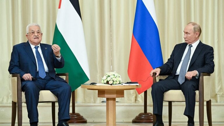 بوتين يلتقي عباس.. دعم روسي لغزة؟