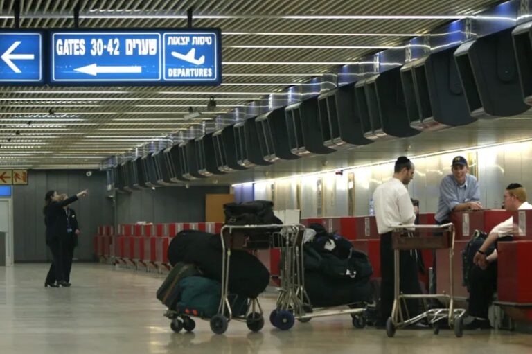 تعليق مزيد من الرحلات الجوية إلى بيروت وطهران و”تل أبيب”