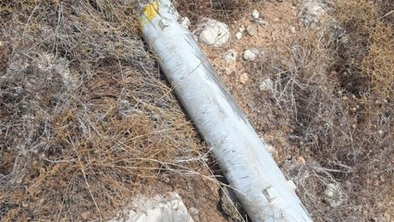 شظيتا صاروخ اعتراضي في مجمع “الكنيست”