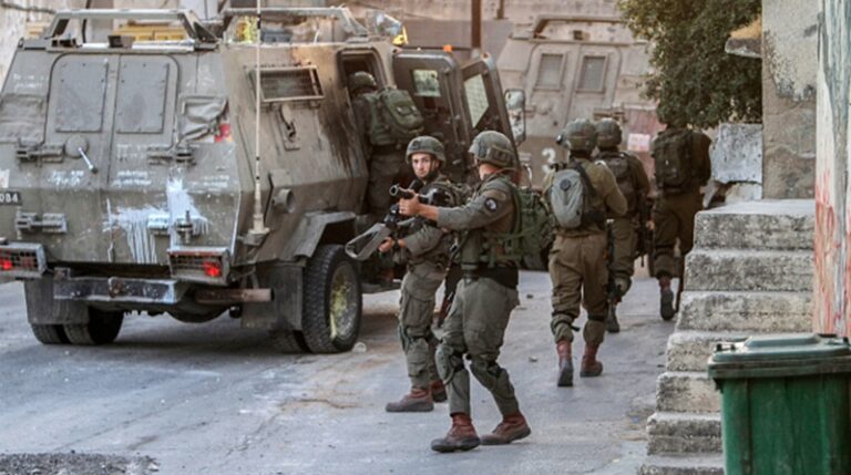 قوات الإحتلال تداهم عدة مدن في الضفة الغربية (فيديو)