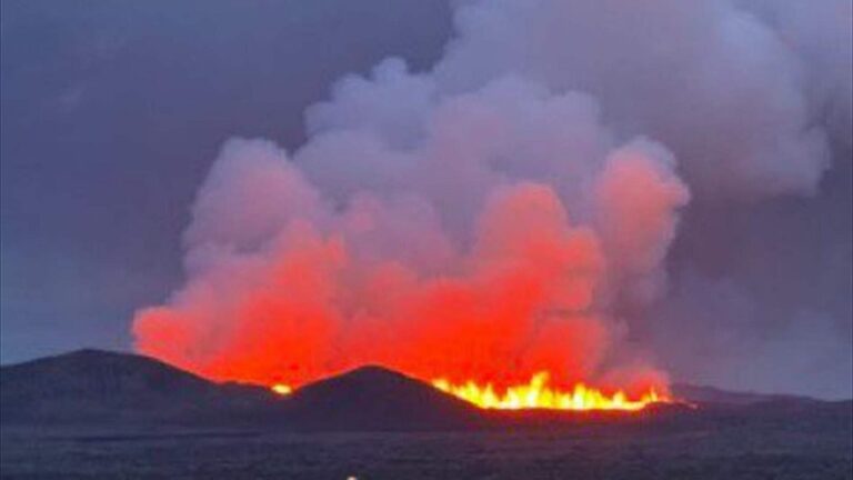 بالفيديو.. سادس ثوران بركاني في آيسلندا!
