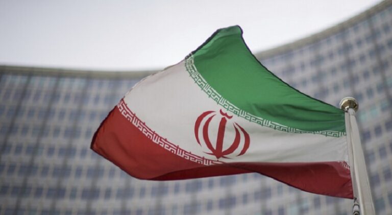 “الخارجية الإيرانية”: لا يحق لأحد منعنا من الرد