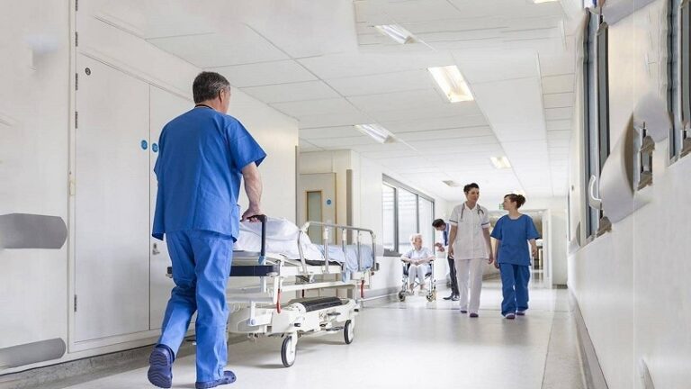 مستشفيات لبنان تستسعدّ للحرب.. الصمود لن يكون طويلاً؟