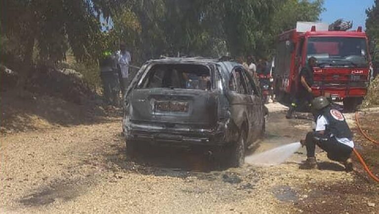 بالصورة.. استهداف سيارة في القاسمية