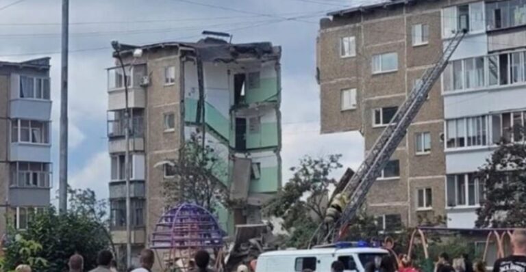 انهيار مبنى سكني جنوب روسيا