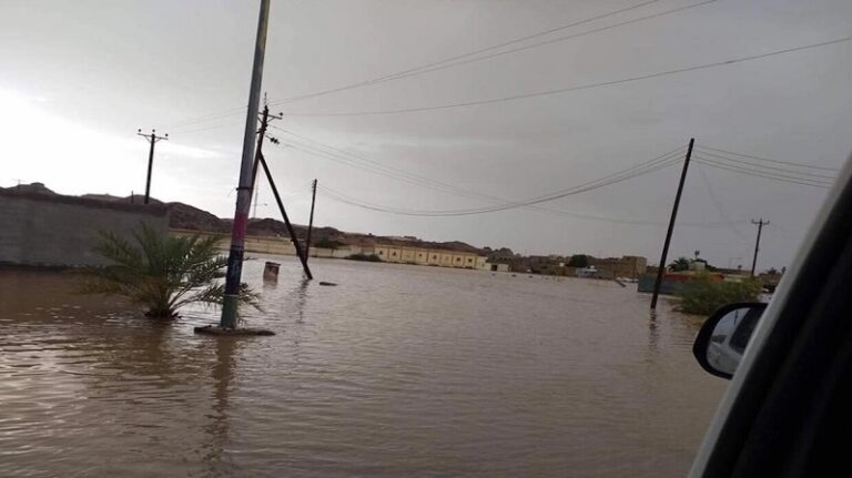 وفاة 3 أطفال بسيول ليبيا (فيديو)