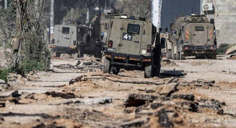 بالفيديو.. استهداف جرافة للعدو بعبوة ناسفة في طولكرم