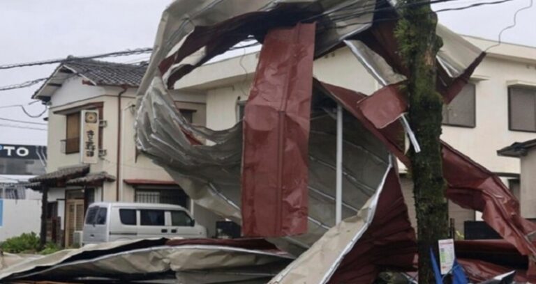 4 قتلى و104 مفقودين بإعصار في اليابان