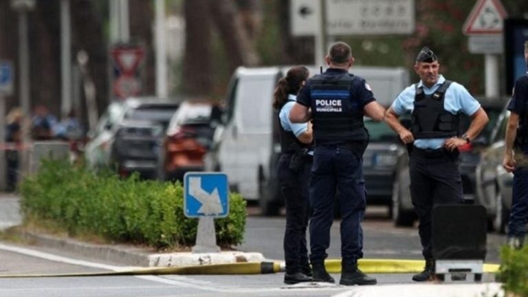 اعتقال المشتبه به بعد الهجوم على “كنيس” يهودي في فرنسا